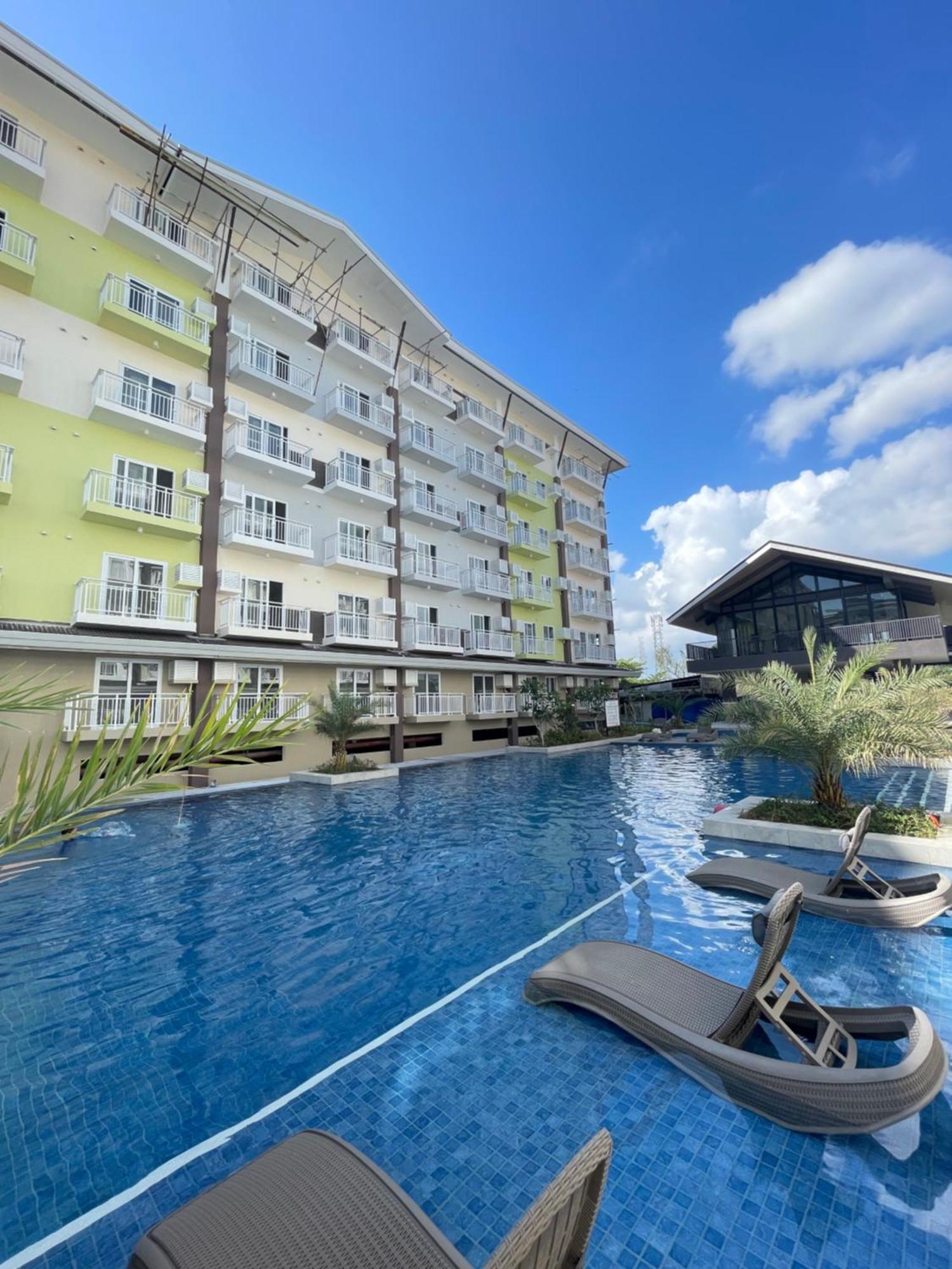 Seaview Amani Grand Resort Residences 3-5Mins From Airport Мактан Екстер'єр фото